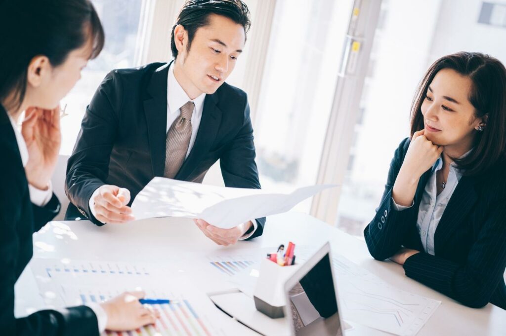 ヨソの会社の新人社員の育て方 新人社員を育成する方法は？やってはいけない指導と教育のコツ