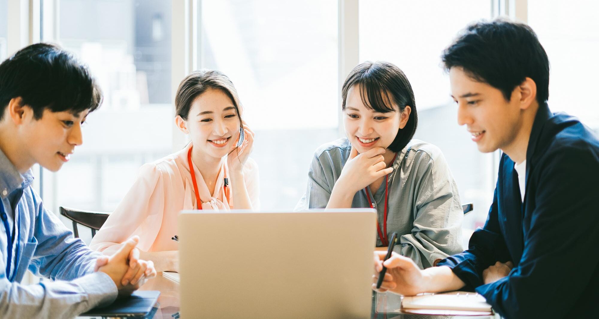 AIを自律的に活用するビジネスパーソンのチーム