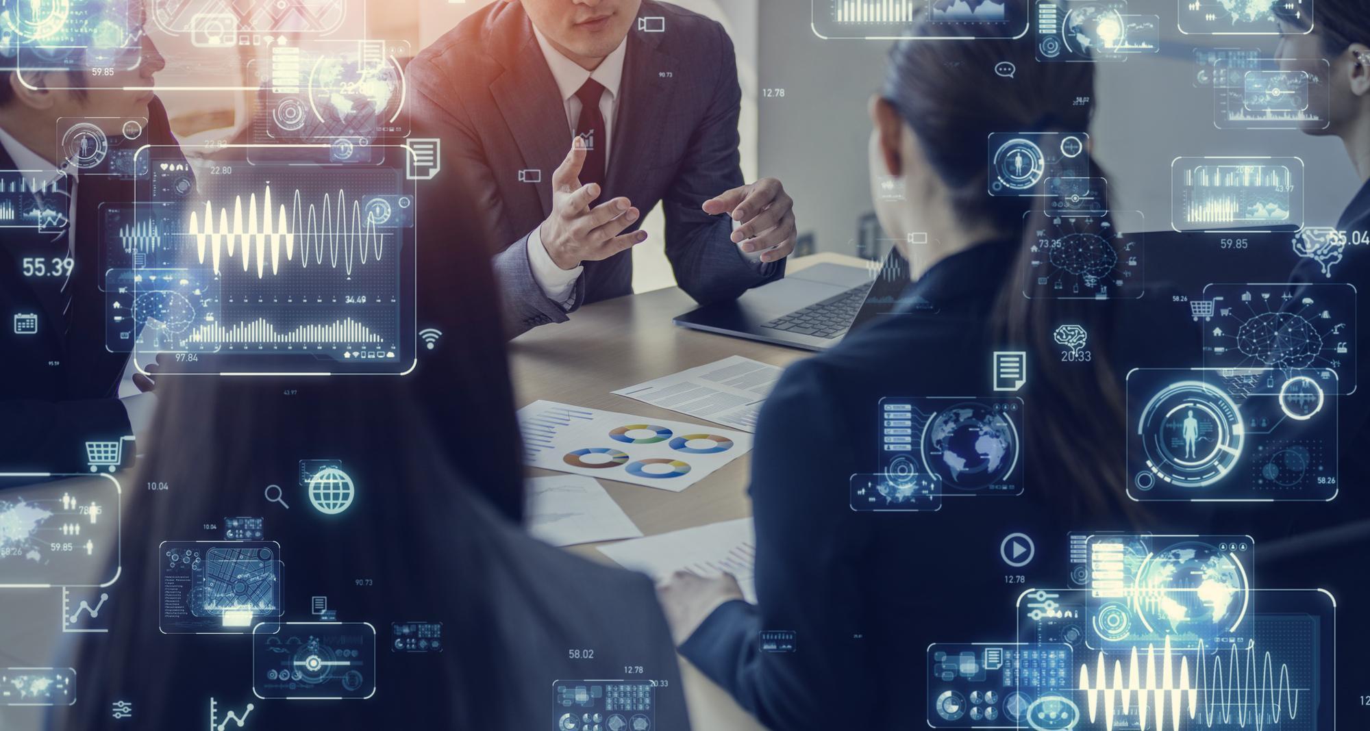 生成AI導入の企画会議をするチームと、データ分析のイメージ